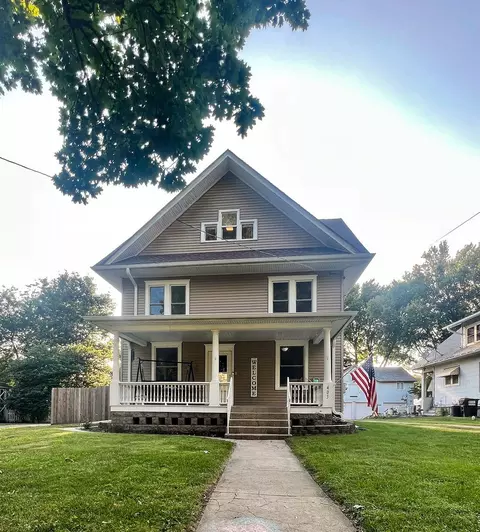 405 Richardson Ave, Ashton, IL 61006