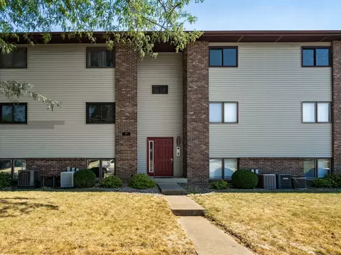 1916 Tracy Dr #26, Bloomington, IL 61704