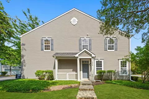 338 S Litchfield Dr, Round Lake, IL 60073