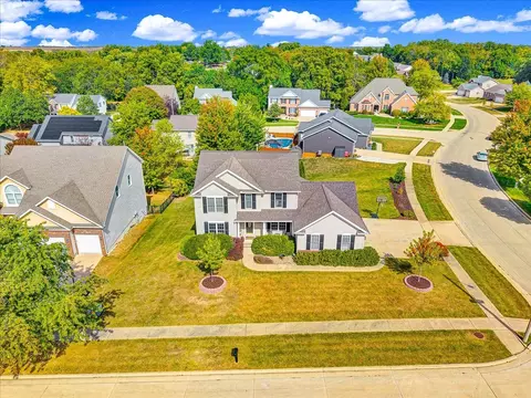 9 Willowbend Ct, Bloomington, IL 61705 photo 5