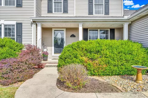 9 Willowbend Ct, Bloomington, IL 61705 photo 6