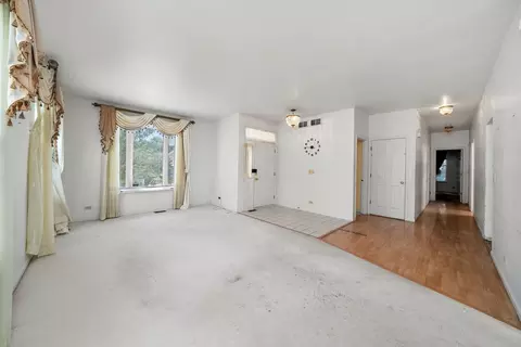 Living - 2002 Vermette Cir, Plainfield, IL 60586 photo 4 of 5