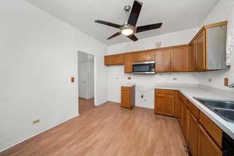 Kitchen - 2002 Vermette Cir, Plainfield, IL 60586 photo 3 of 3