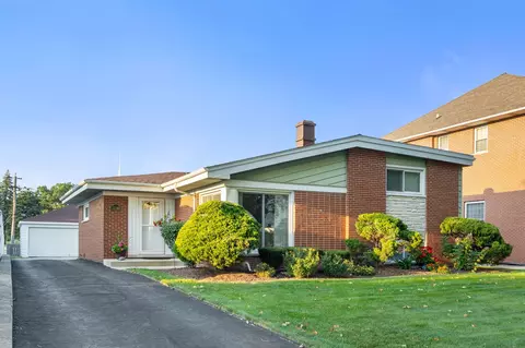 11140 Windsor Dr, Westchester, IL 60154