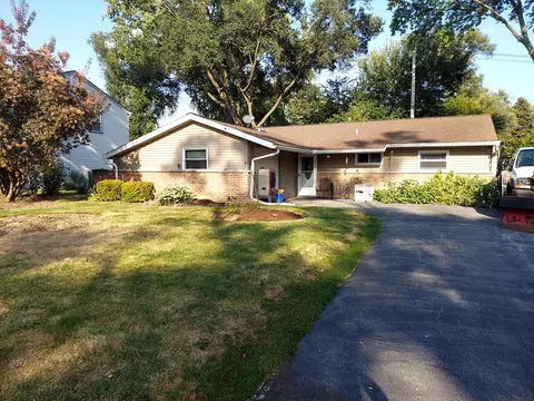 144 N Pinecrest Rd, Bolingbrook, IL 60440