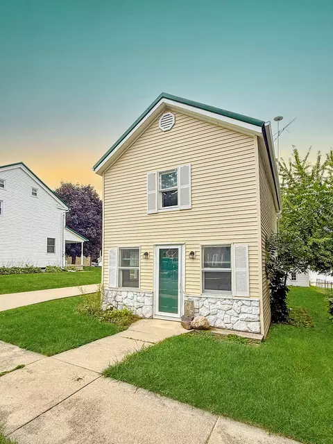202 S Main St, Orangeville, IL 61060