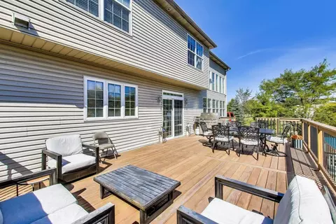 Exterior - 5205 Notting Hill Rd, Gurnee, IL 60031 photo 5 of 14