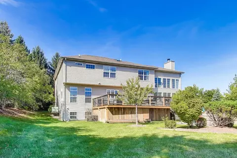Exterior - 5205 Notting Hill Rd, Gurnee, IL 60031 photo 8 of 14