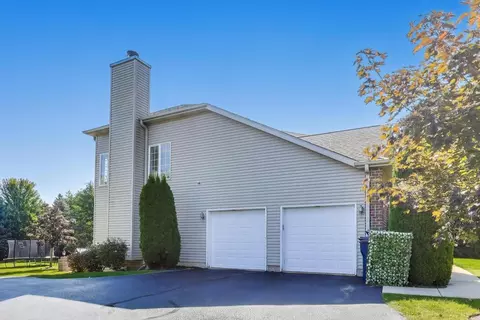 Exterior - 5205 Notting Hill Rd, Gurnee, IL 60031 photo 6 of 14