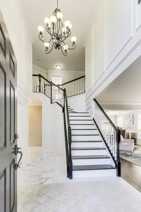 Entry Way - 5205 Notting Hill Rd, Gurnee, IL 60031 photo 1 of 4