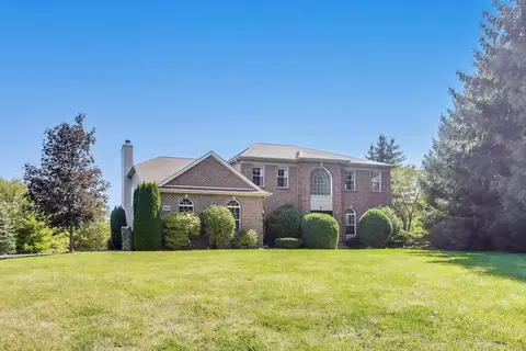 Exterior - 5205 Notting Hill Rd, Gurnee, IL 60031 photo 3 of 14