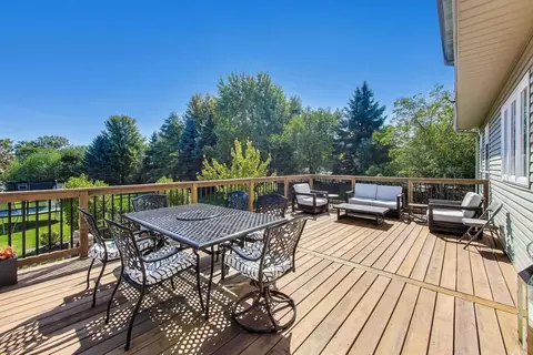Exterior - 5205 Notting Hill Rd, Gurnee, IL 60031 photo 4 of 14
