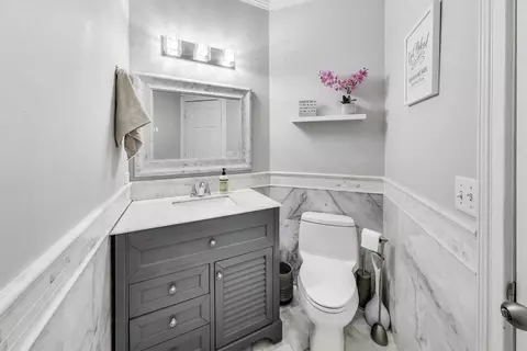 Bath - 5205 Notting Hill Rd, Gurnee, IL 60031 photo 1 of 4