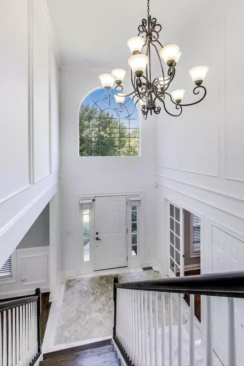 Entry Way - 5205 Notting Hill Rd, Gurnee, IL 60031 photo 3 of 4