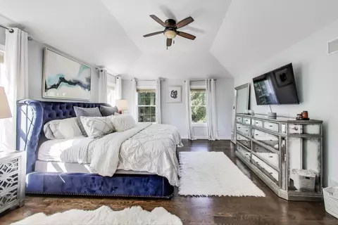 Bedroom - 5205 Notting Hill Rd, Gurnee, IL 60031 photo 2 of 7