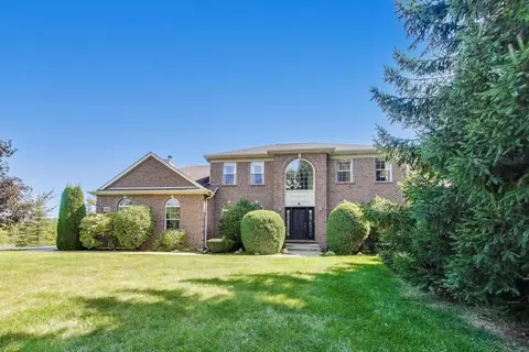 Exterior - 5205 Notting Hill Rd, Gurnee, IL 60031 photo 2 of 14