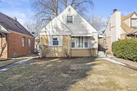 32 166th Pl, Calumet City, IL 60409