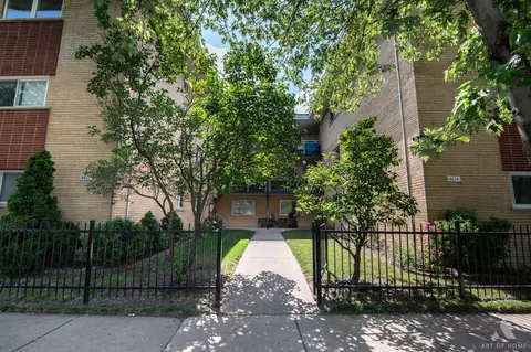 4624 River Rd #1B, Schiller Park, IL 60176
