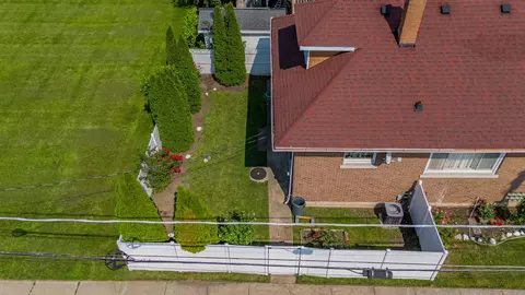 View/Area - 7546 W Hanover St, Summit, IL 60501 photo 1 of 3