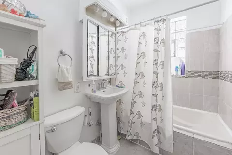 Bath - 7546 W Hanover St, Summit, IL 60501 photo 1 of 2