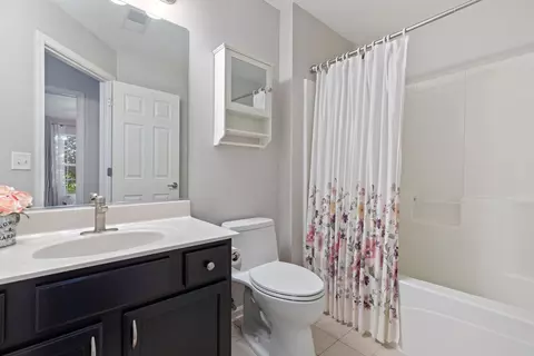 Bath - 2395 Stoughton Cir, Aurora, IL 60502 photo 1 of 1
