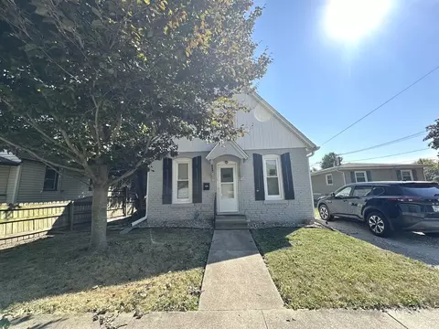 1218 W Macarthur Ave, Bloomington, IL 61701