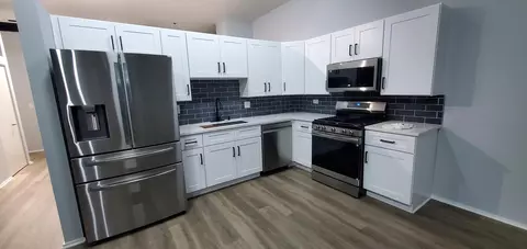 Kitchen - 1000 E 53rd St #511, Chicago, IL 60615 photo 2 of 2