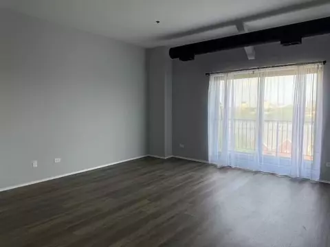 Living - 1000 E 53rd St #511, Chicago, IL 60615 photo 2 of 3