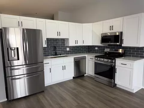 Kitchen - 1000 E 53rd St #511, Chicago, IL 60615 photo 1 of 2