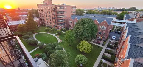 View/Area - 1000 E 53rd St #511, Chicago, IL 60615 photo 2 of 4