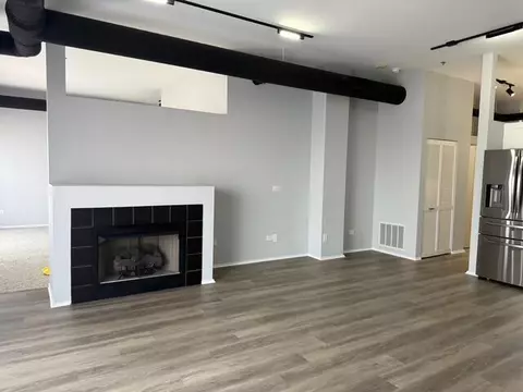 Living - 1000 E 53rd St #511, Chicago, IL 60615 photo 1 of 3