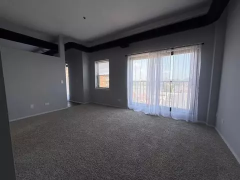 Living - 1000 E 53rd St #511, Chicago, IL 60615 photo 3 of 3