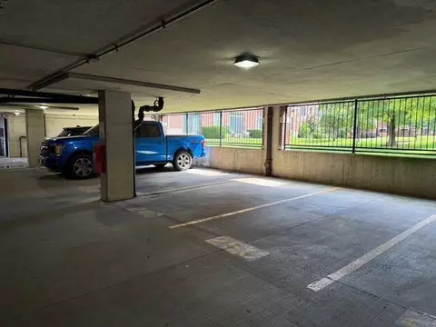 Exterior - 1000 E 53rd St #511, Chicago, IL 60615 photo 4 of 5