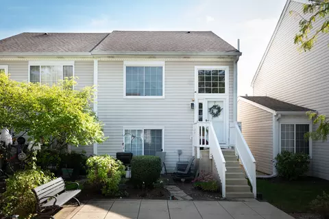617 Hidden Creek Ln N #617, North Aurora, IL 60542