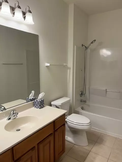 Bath - 2875 Normandy Cir, Naperville, IL 60564 photo 4 of 4