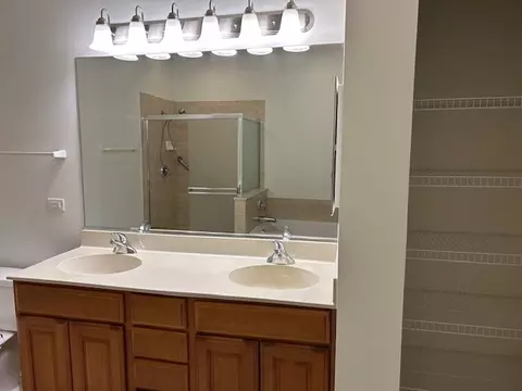 Bath - 2875 Normandy Cir, Naperville, IL 60564 photo 1 of 4