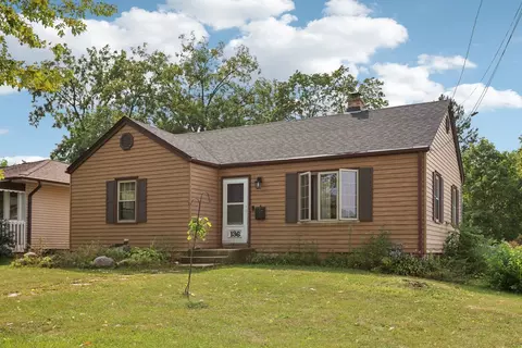 136 Hubbard Ct, Wauconda, IL 60084