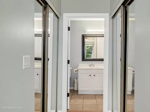 Entry Way - 2355 Reflections Dr, Aurora, IL 60502 photo 4 of 4