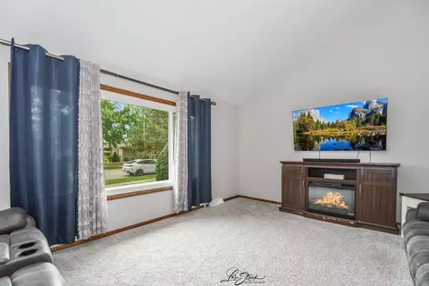 15524 Pine Rd, Oak Forest, IL 60452 photo 13