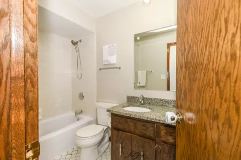 15524 Pine Rd, Oak Forest, IL 60452 photo 10