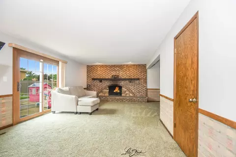 15524 Pine Rd, Oak Forest, IL 60452 photo 16