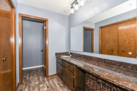 15524 Pine Rd, Oak Forest, IL 60452 photo 11