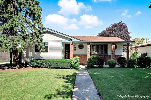 1810 21st St, Zion, IL 60099
