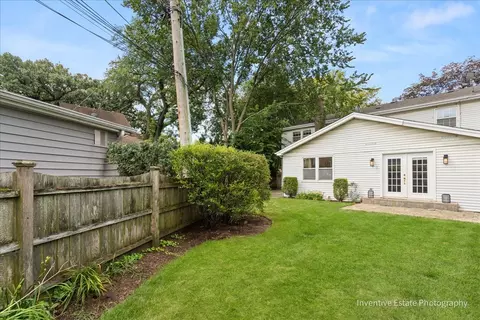 Exterior - 567 Byrd Rd, Riverside, IL 60546 photo 5 of 6