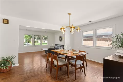 Dining - 567 Byrd Rd, Riverside, IL 60546 photo 2 of 2