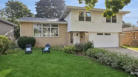 1123 N Dunton Ave, Arlington Heights, IL 60004