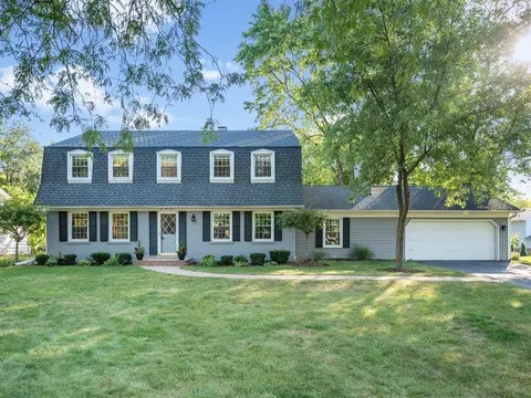 25 W303 Gunston Ave, Naperville, IL 60540
