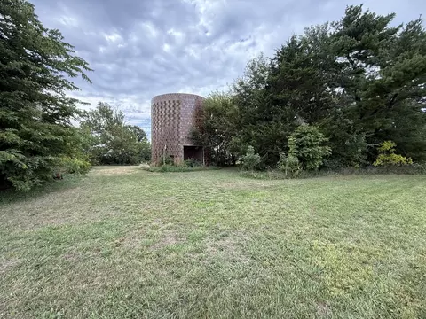 663 1525 East St, Bradford, IL 61421