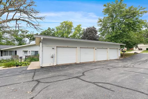 Exterior - 915 Royal Dr #2, Mchenry, IL 60050 photo 3 of 3