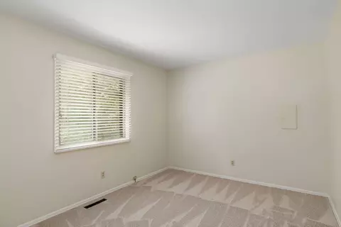 Bedroom - 915 Royal Dr #2, Mchenry, IL 60050 photo 4 of 4